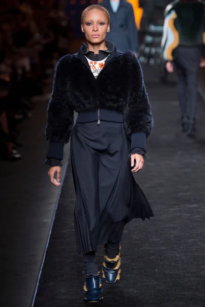 Look 23